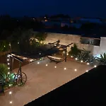 Viale Dei Pini