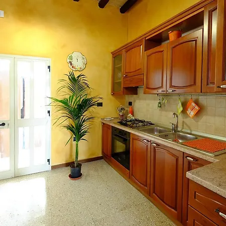 Viale Dei Pini * Taurisano